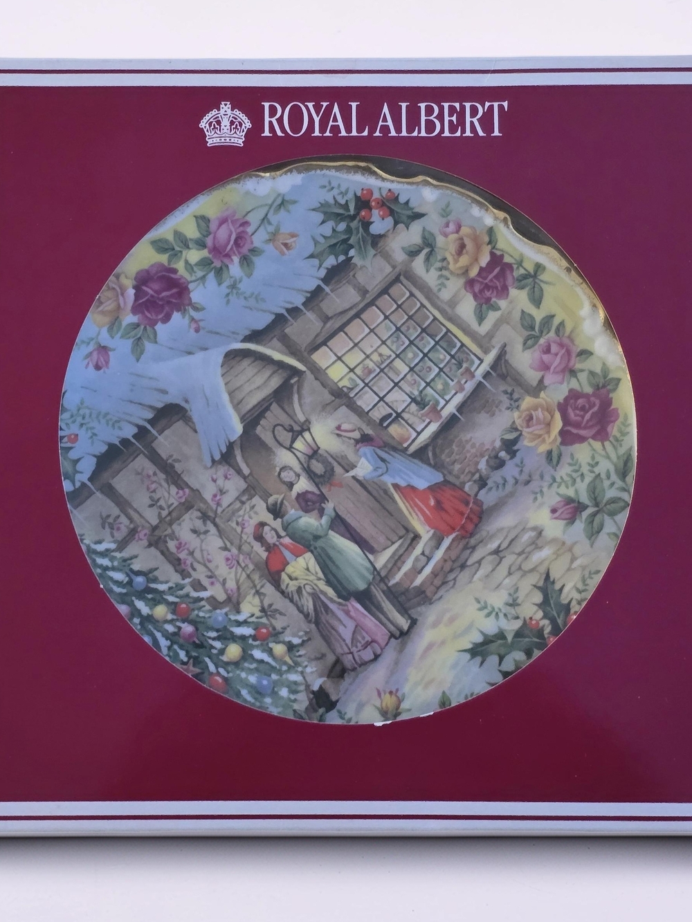 Royal Albert Collector Plate - Christmas Carol Singers - 1991 - Vintage W/Box